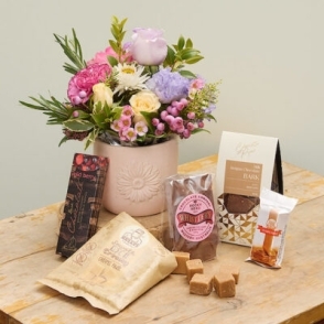 Flowers & Chocolate gift hamper Perth